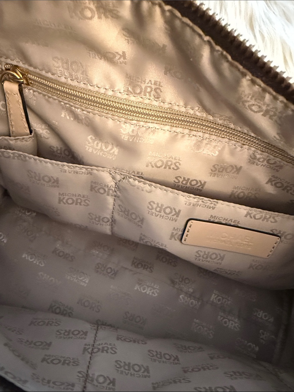 Michael Kors Grayson Speedy - Picture 13 of 14